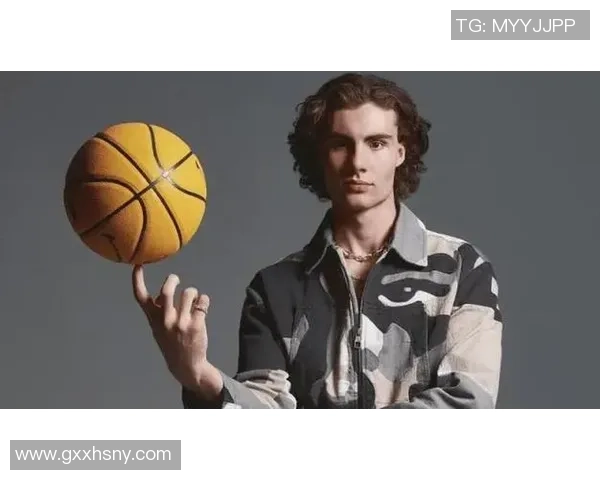 约什吉迪带领球队逆转胜利展现年轻球员的无限潜力与未来希望